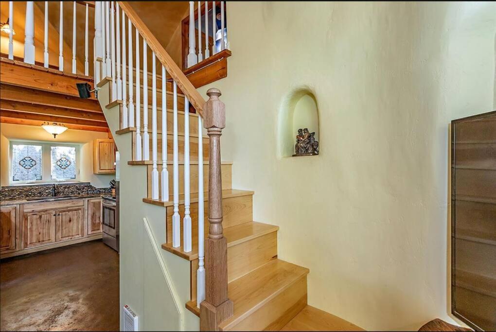 فيلا European Style Straw Bale Retreat أشلاند المظهر الخارجي الصورة