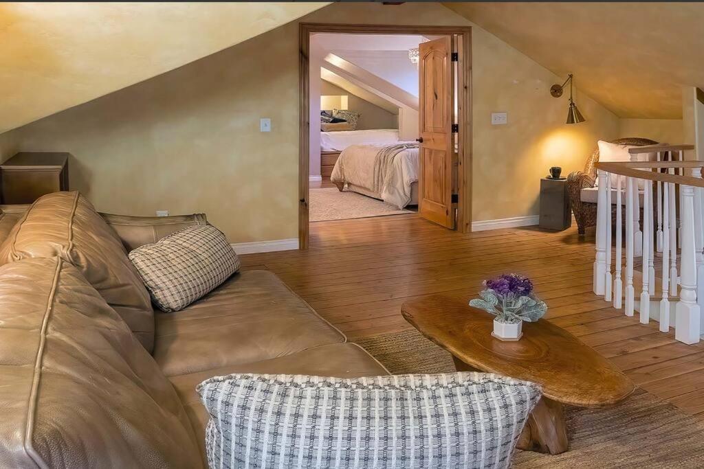فيلا European Style Straw Bale Retreat أشلاند المظهر الخارجي الصورة