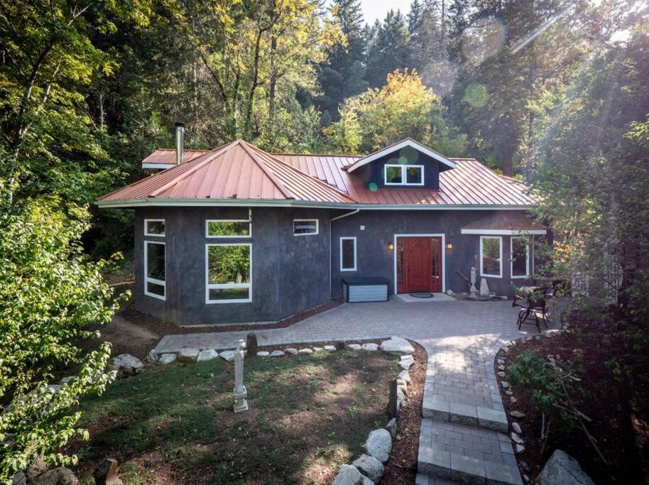 فيلا European Style Straw Bale Retreat أشلاند المظهر الخارجي الصورة